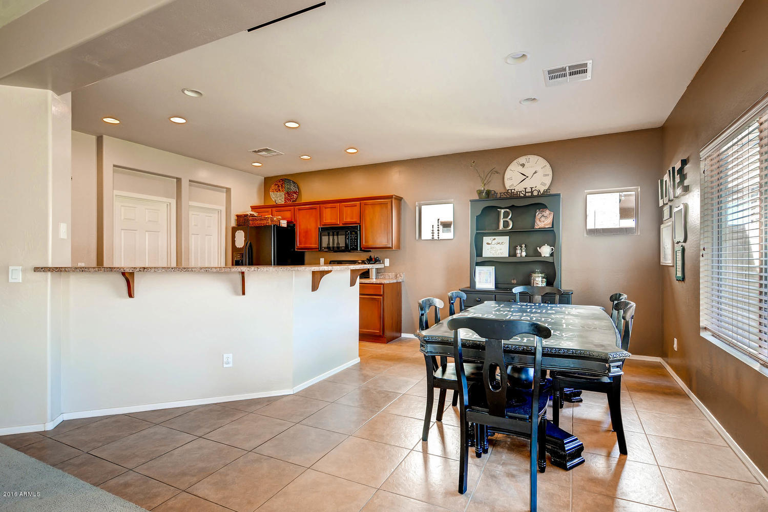 10032 West Chipman Road Tolleson, AZ 85353 - Photo 10 of 27 10032 W Chipman Rd Tolleson AZ-large-008