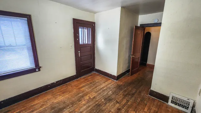 $225,000 | 1045 10th Street North, Fargo, ND 58102