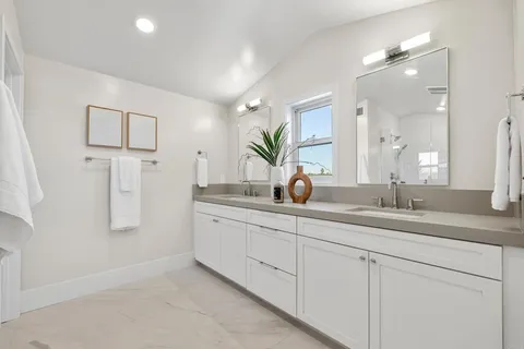 $1,975,000 | 318 Chinquapin Avenue, Carlsbad, CA 92008