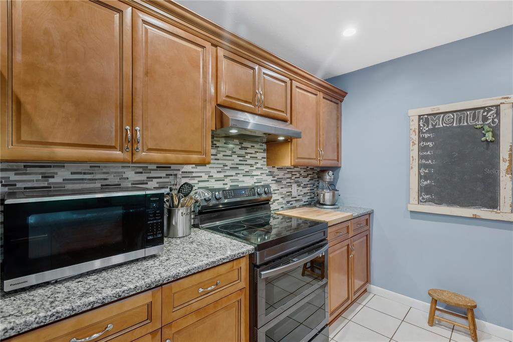 8513 Dee Circle Riverview, FL 33569 - Photo 14 of 35