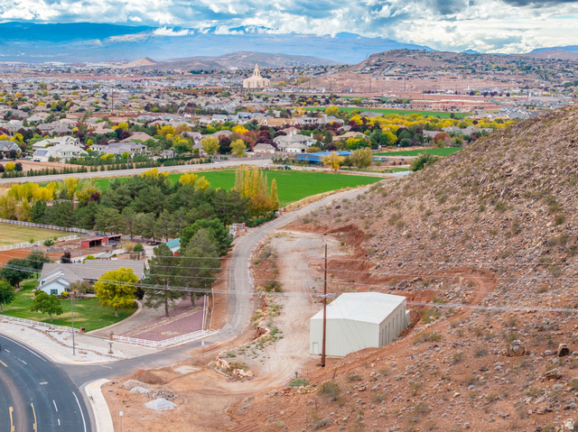 555 East S Nichols Peak Road Washington, UT 84780 - Photo 2 of 20 Bird's eye view of a mountain backdrop