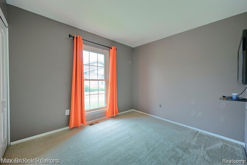 2767 Roundtree Drive Troy, MI 48083 - Photo 12 of 17