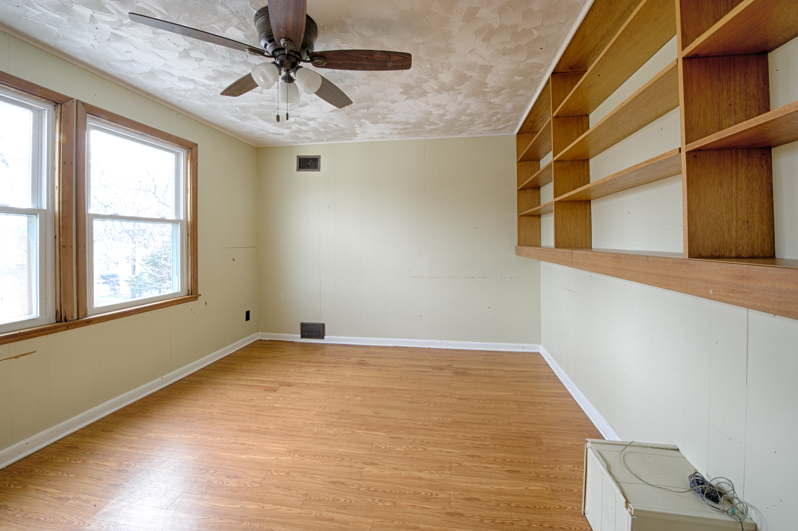339 Clayton Road Hillside, IL 60162 - Photo 10 of 18 an empty room with windows