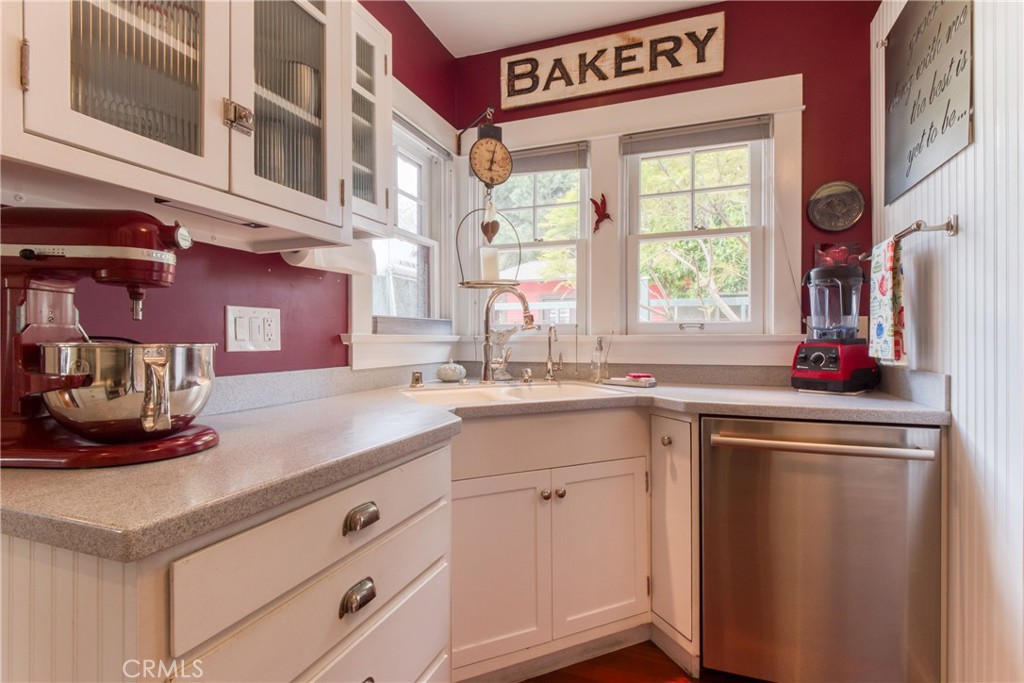 221 Jacaranda Place Fullerton, CA 92832 - Photo 13 of 39