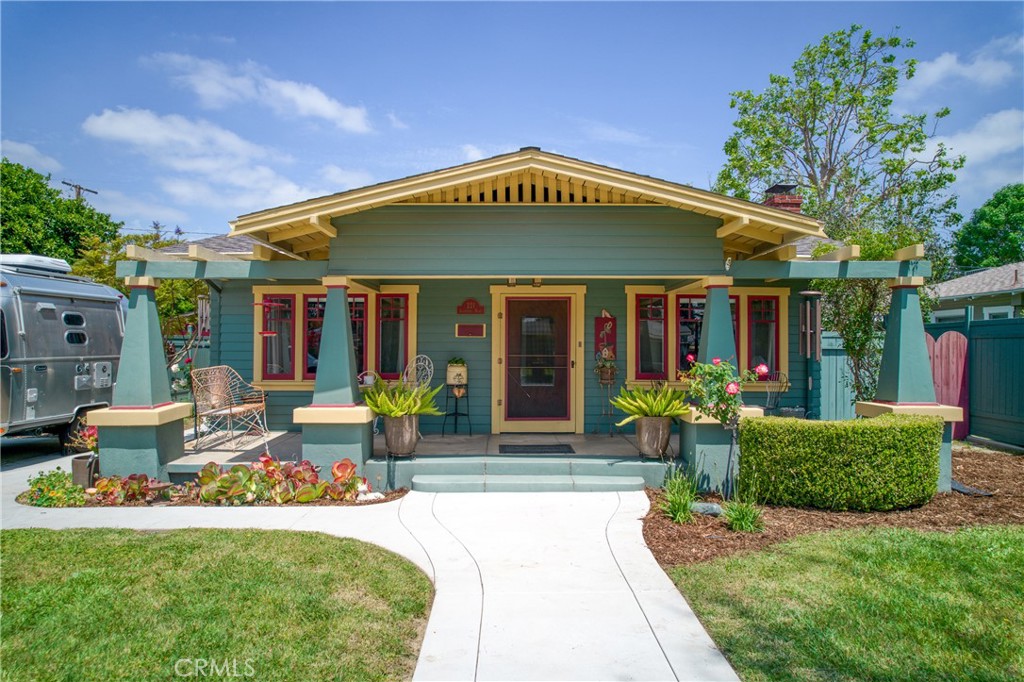 221 Jacaranda Place Fullerton, CA 92832 - Photo 2 of 39