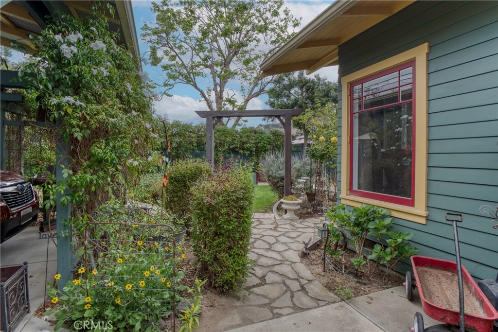 221 Jacaranda Place Fullerton, CA 92832 - Photo 31 of 39