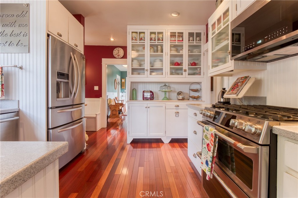 221 Jacaranda Place Fullerton, CA 92832 - Photo 10 of 39