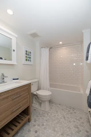 $548,000 | 238 Western Avenue, Unit A, Essex, MA 01929