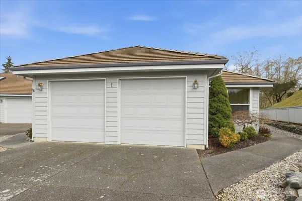$598,000 | 3012 North Narrows Drive, Unit 1, Tacoma, WA 98407