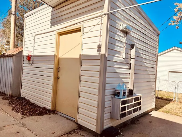 $180,000 | 720 West 1st Street, Coffeyville, KS 67337