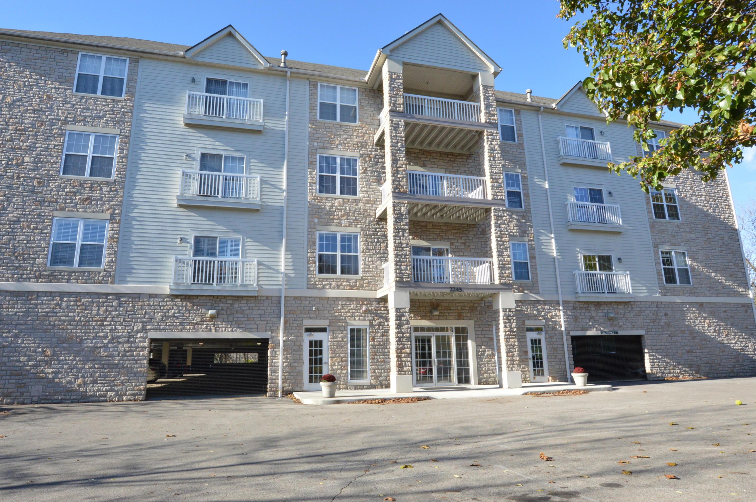 2245 Riverside Drive, Unit 301 Columbus, OH 43221 - Photo 1 of 26