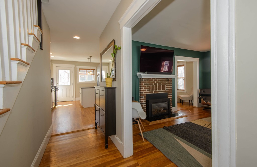 17 Raymond Street Medford, MA 02155 - Photo 4 of 22