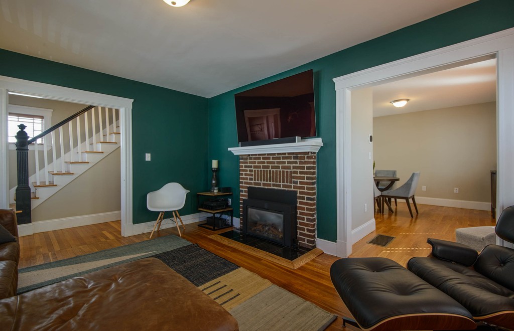 17 Raymond Street Medford, MA 02155 - Photo 6 of 22