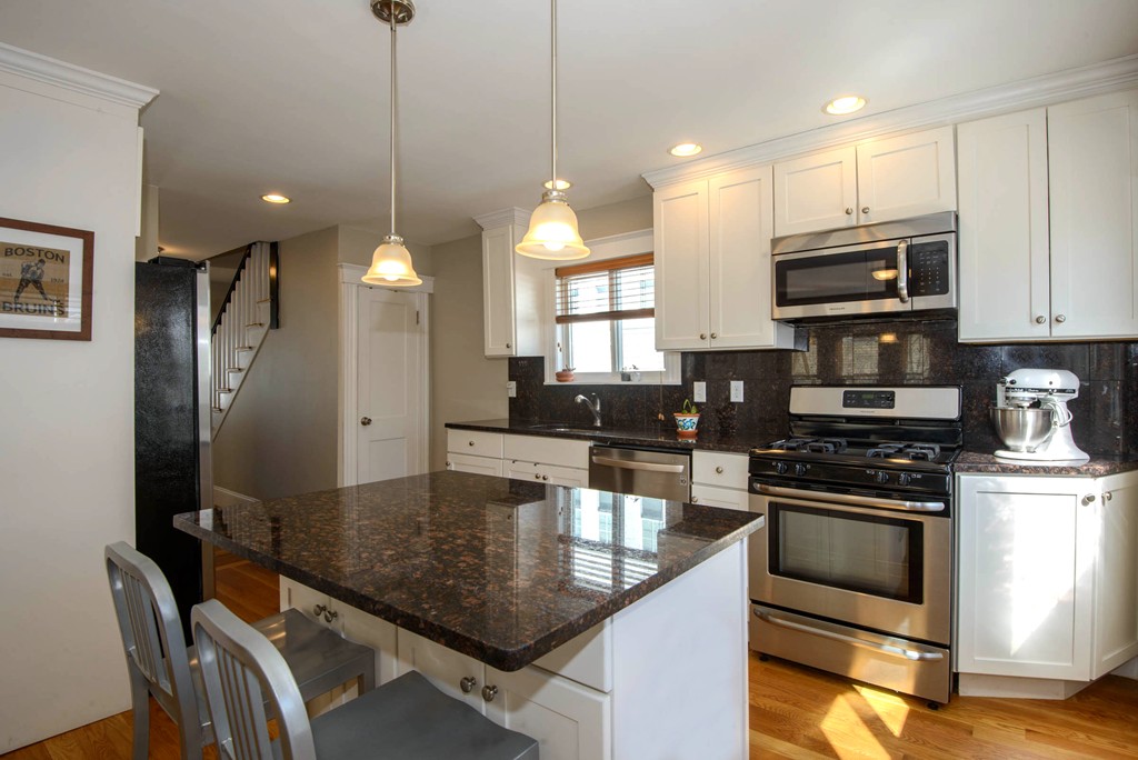 17 Raymond Street Medford, MA 02155 - Photo 10 of 22