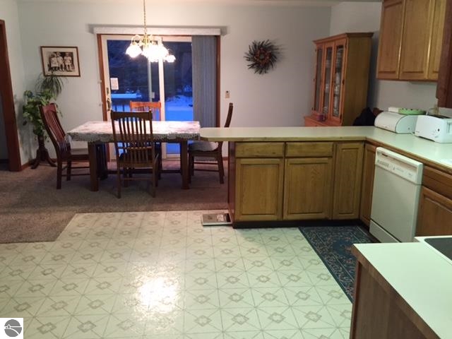843 Holly Road Cadillac, MI 49601 - Photo 9 of 23 1794657-8.JPG