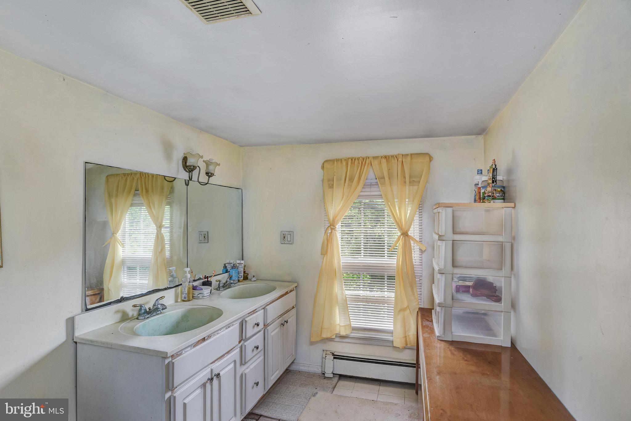 362 Etra Road Hightstown, NJ 08520 - Photo 15 of 18