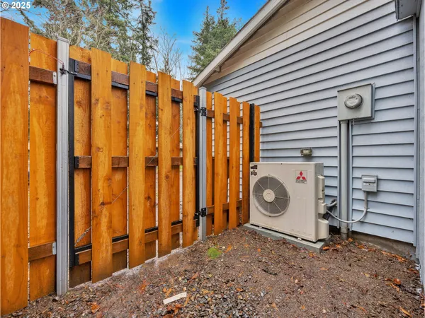 a view of a back yard of the house