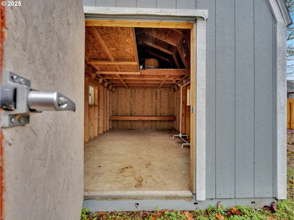 a view of walk in closet