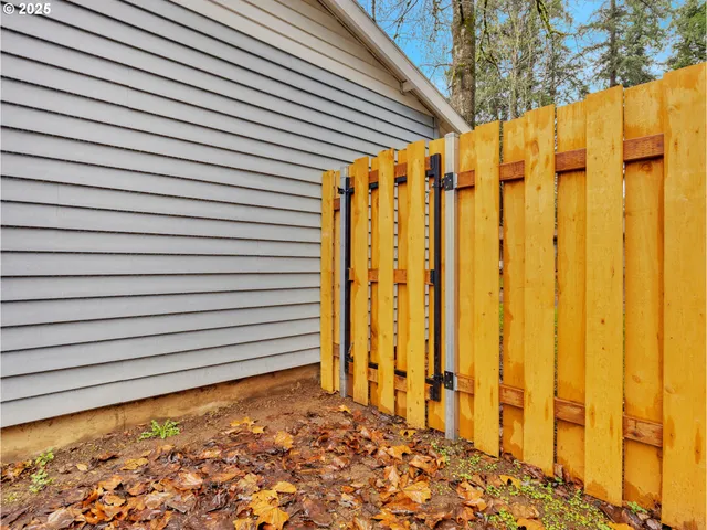 $424,900 | 2807 Southeast 174th Avenue, Portland, OR 97236