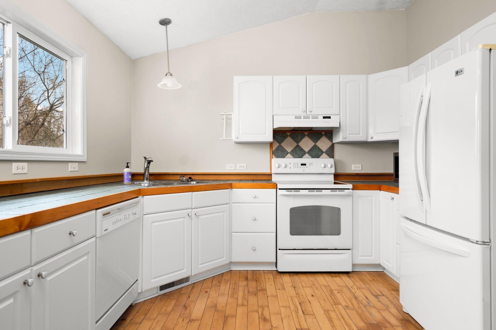 117 Rivershore Drive Elk Rapids, MI 49629 - Photo 21 of 51
