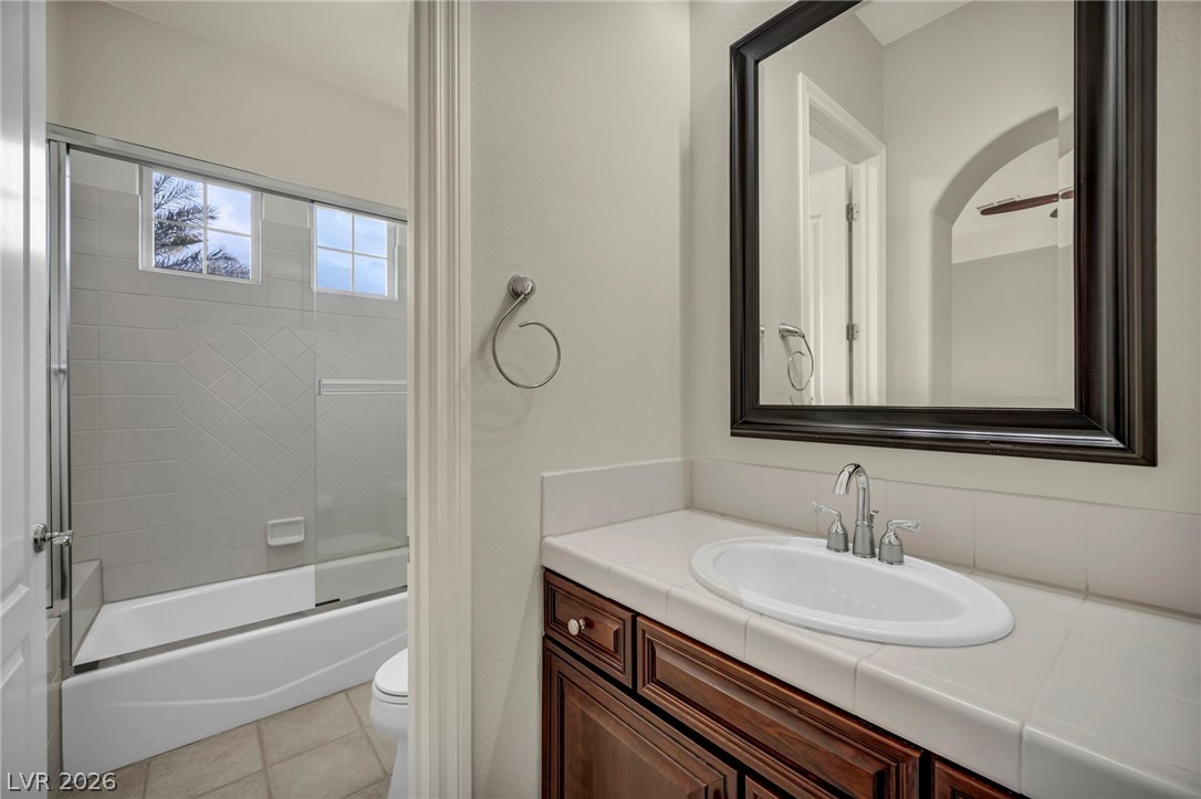 75 Luce Del Sole, Unit 3 Henderson, NV 89011 - Photo 33 of 81 Second Primary en suite Bathroom