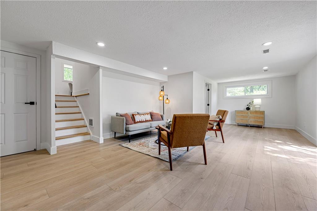 9901 Countryside Road Lenexa, KS 66215 - Photo 28 of 38 Gallery Image 28