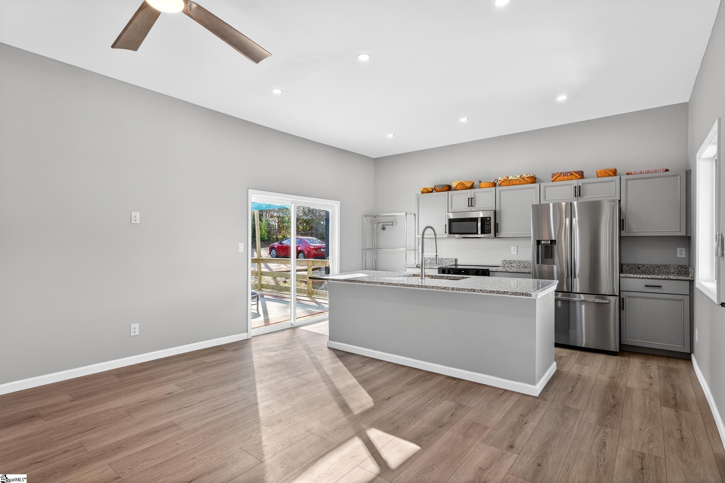 35 Henry Street Greenville, SC 29605 - Photo 11 of 38