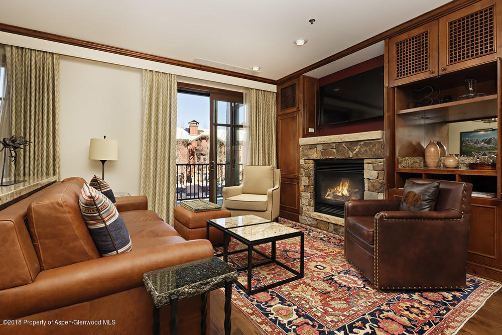 39 Boomerang Road, Unit 8216 SUMMER INTEREST 8 Aspen, CO 81611 - Photo 2 of 27 RitzCarltonUnit8209_WEB005
