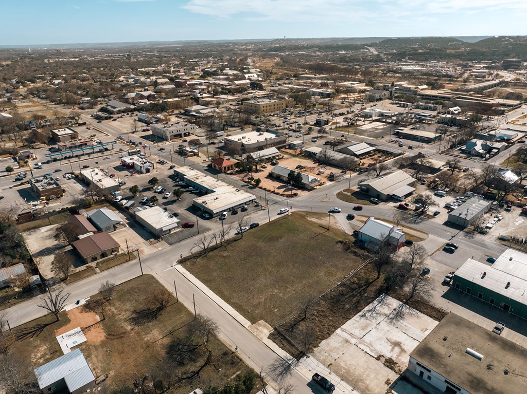 508 Clay Street Kerrville, TX 78028 - Photo 14 of 18