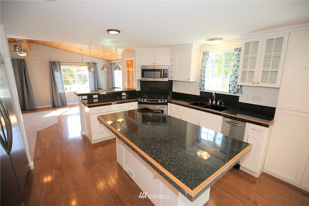 8315 Shintaffer Road Blaine, WA 98230 - Photo 9 of 25 Gallery Image 9