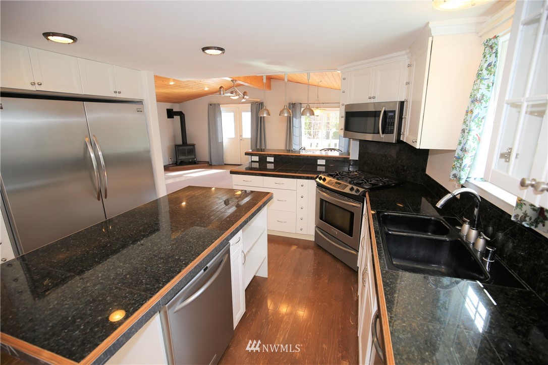 8315 Shintaffer Road Blaine, WA 98230 - Photo 10 of 25 Gallery Image 10