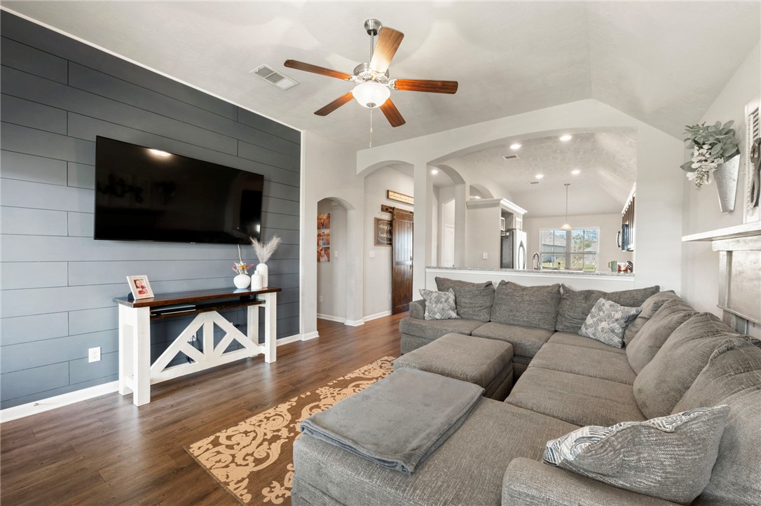 2094 Positano Loop Bryan, TX 77808 - Photo 9 of 22