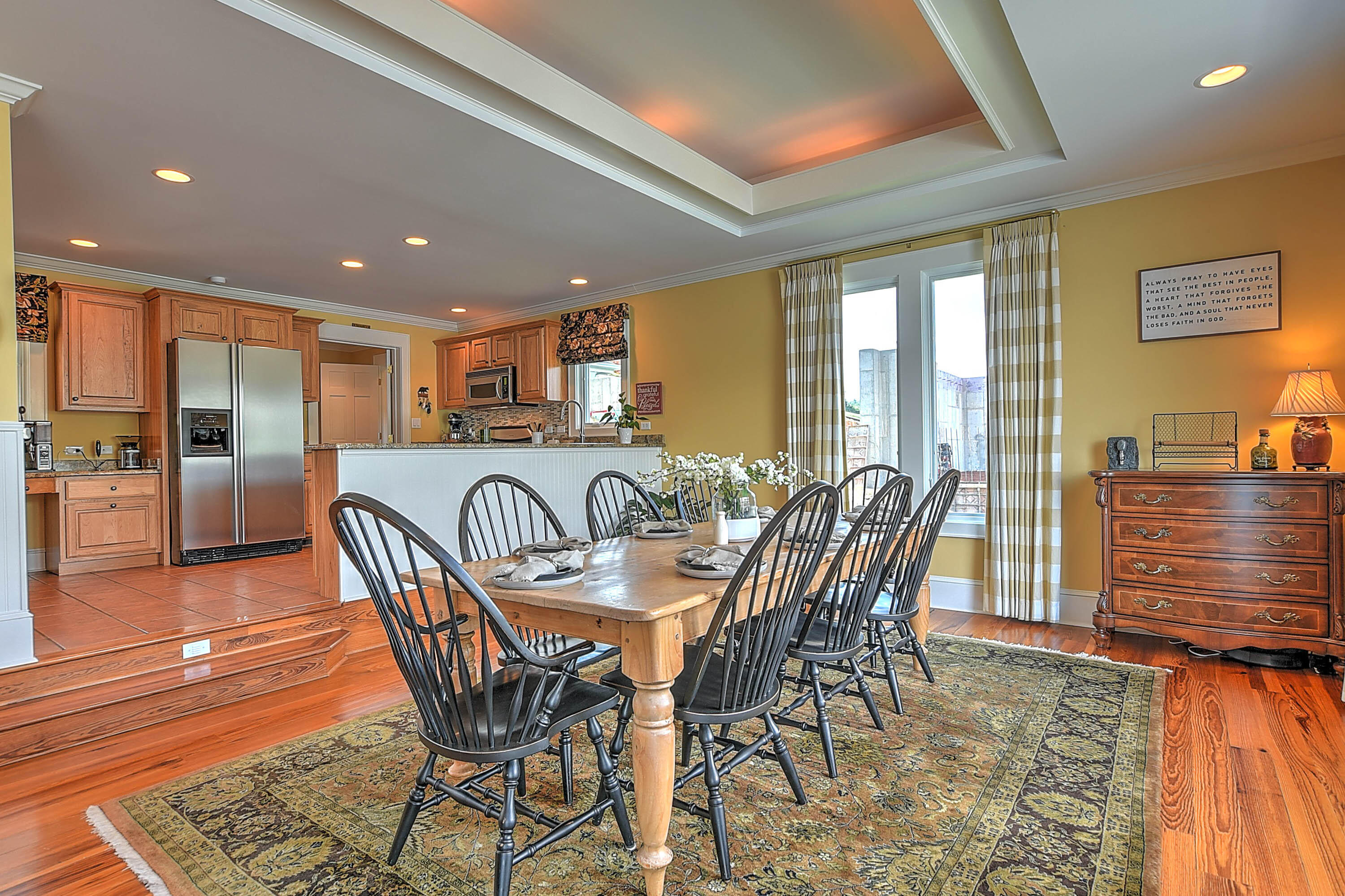 576 Harbor Point Road Butler, TN 37640 - Photo 13 of 51 KITCHEN/BAR & DINING RM