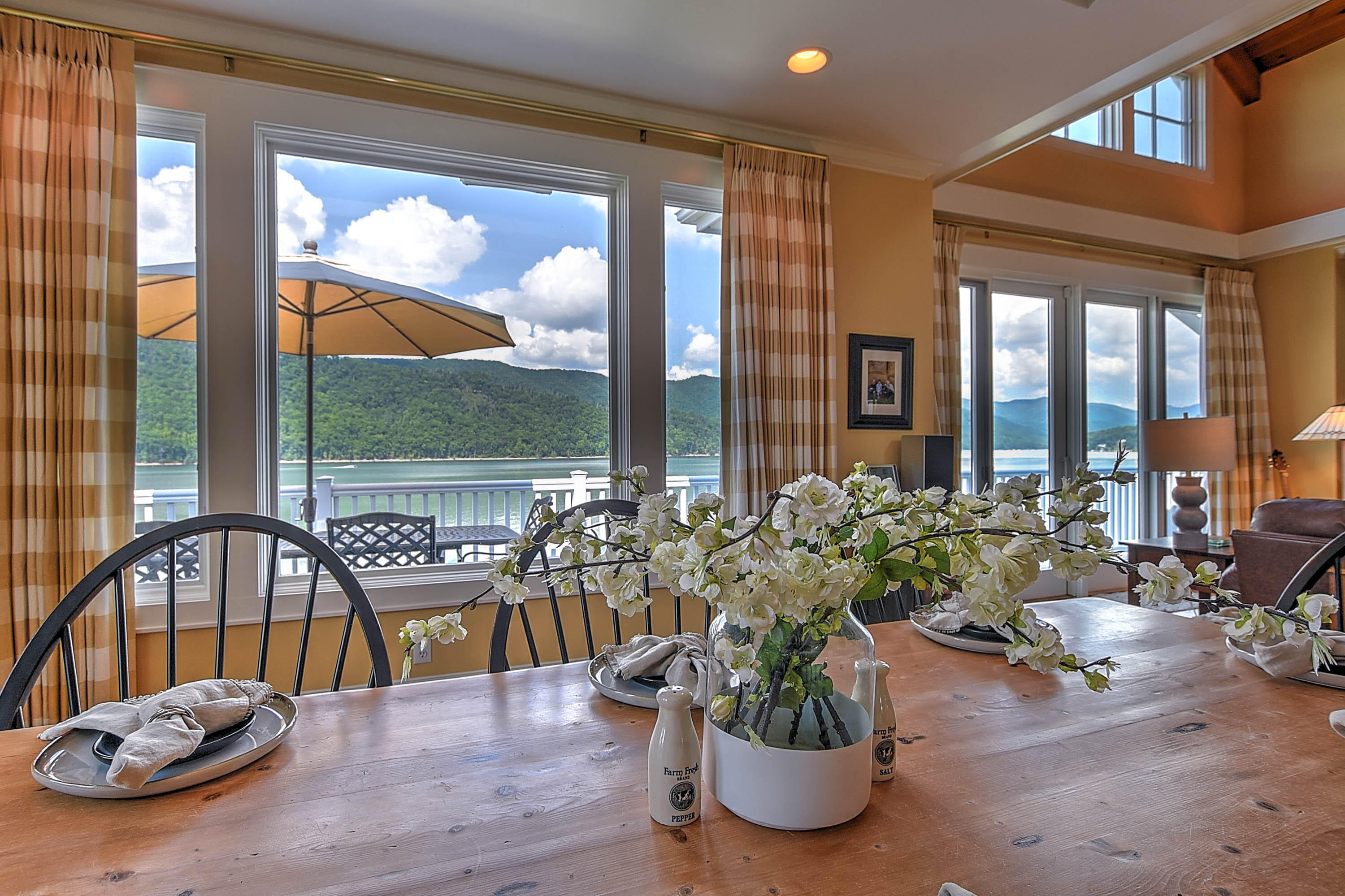 576 Harbor Point Road Butler, TN 37640 - Photo 16 of 51 LAKE & MTN VIEWS!