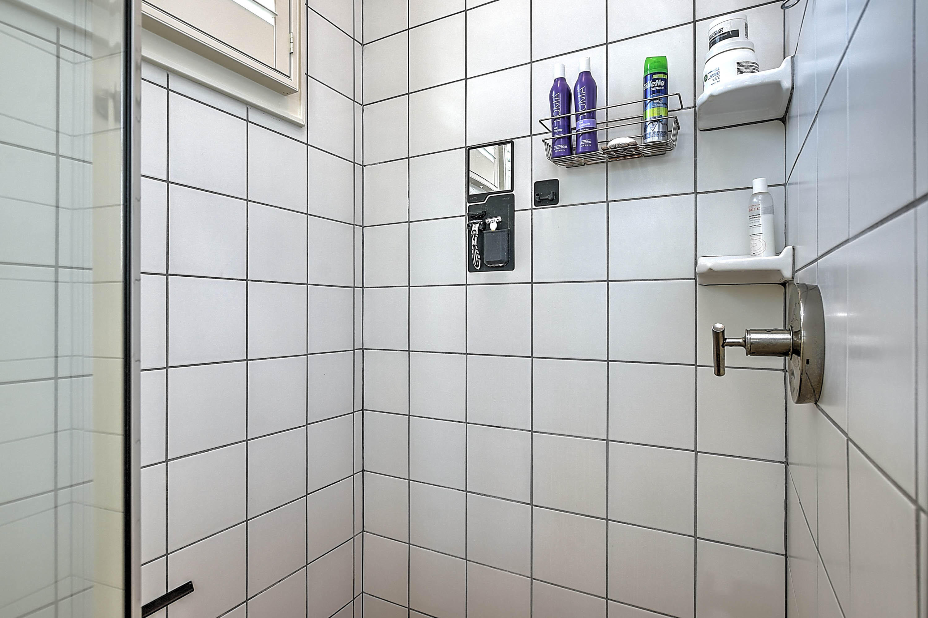 576 Harbor Point Road Butler, TN 37640 - Photo 21 of 51 WALK IN SHOWER