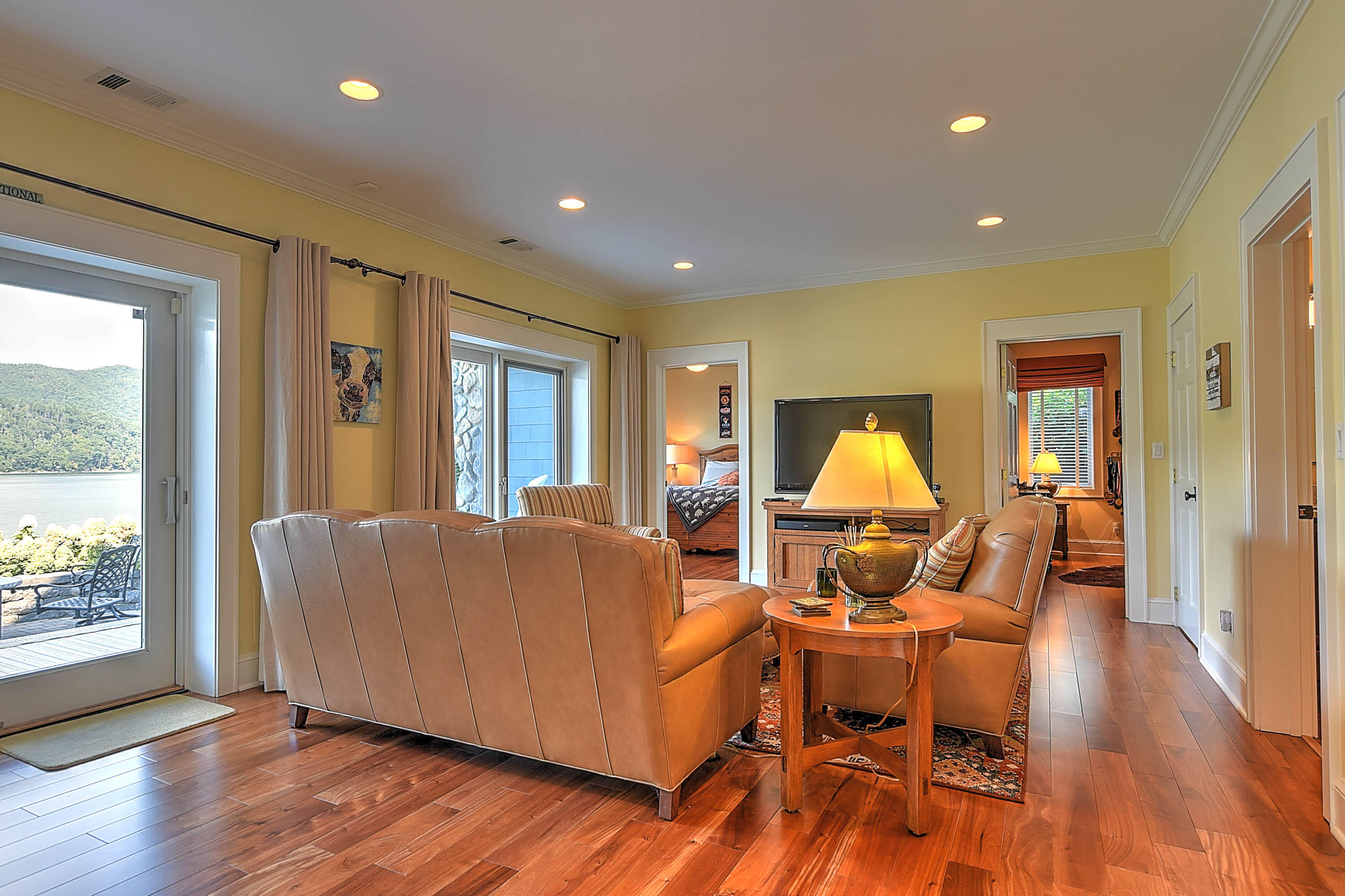 576 Harbor Point Road Butler, TN 37640 - Photo 23 of 51 FAMILY/REC ROOM & LAKE VIEWS!