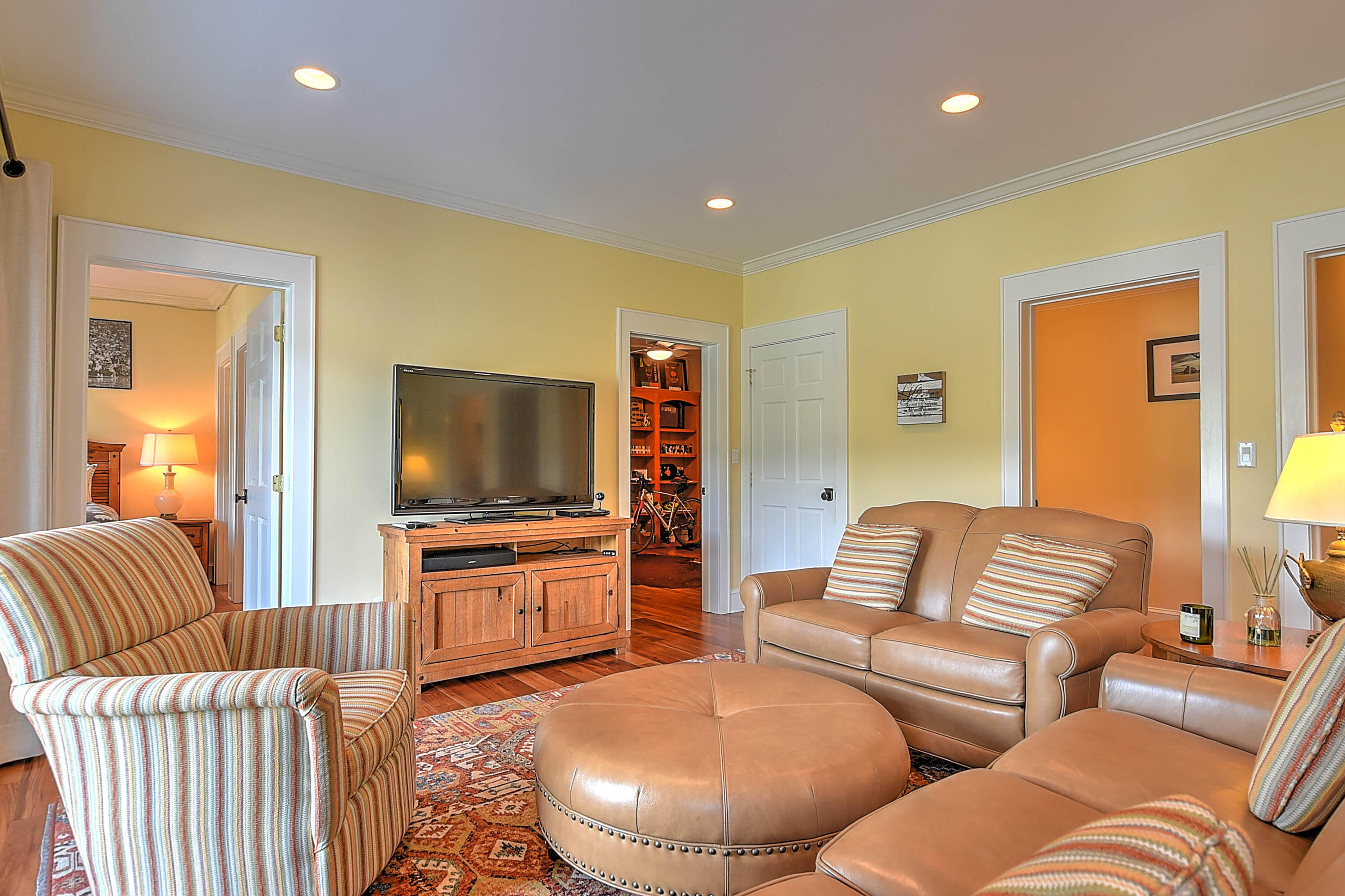 576 Harbor Point Road Butler, TN 37640 - Photo 24 of 51 FAMILY TV ROOM
