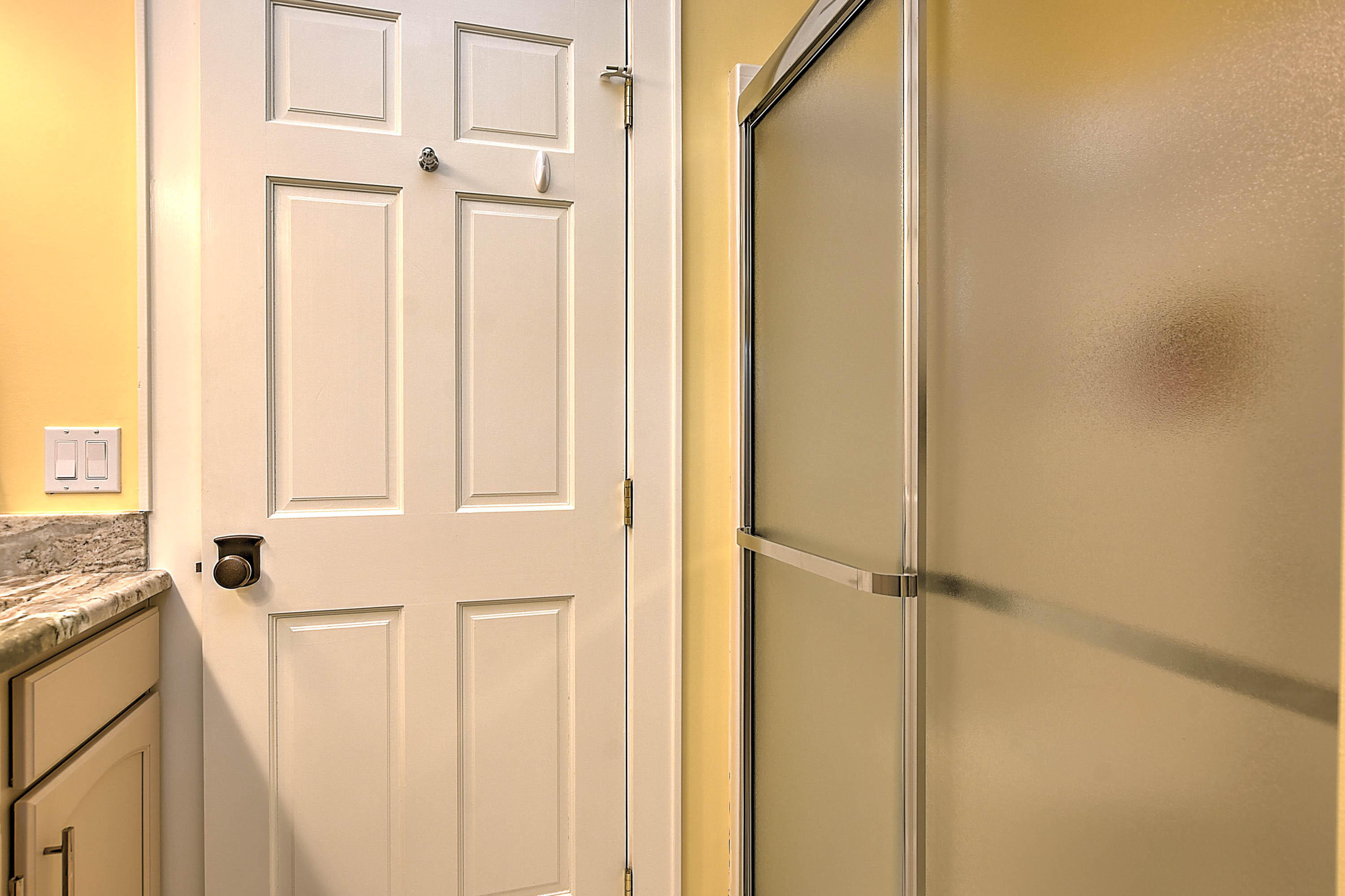 576 Harbor Point Road Butler, TN 37640 - Photo 28 of 51 PRIVATE BATHROOM