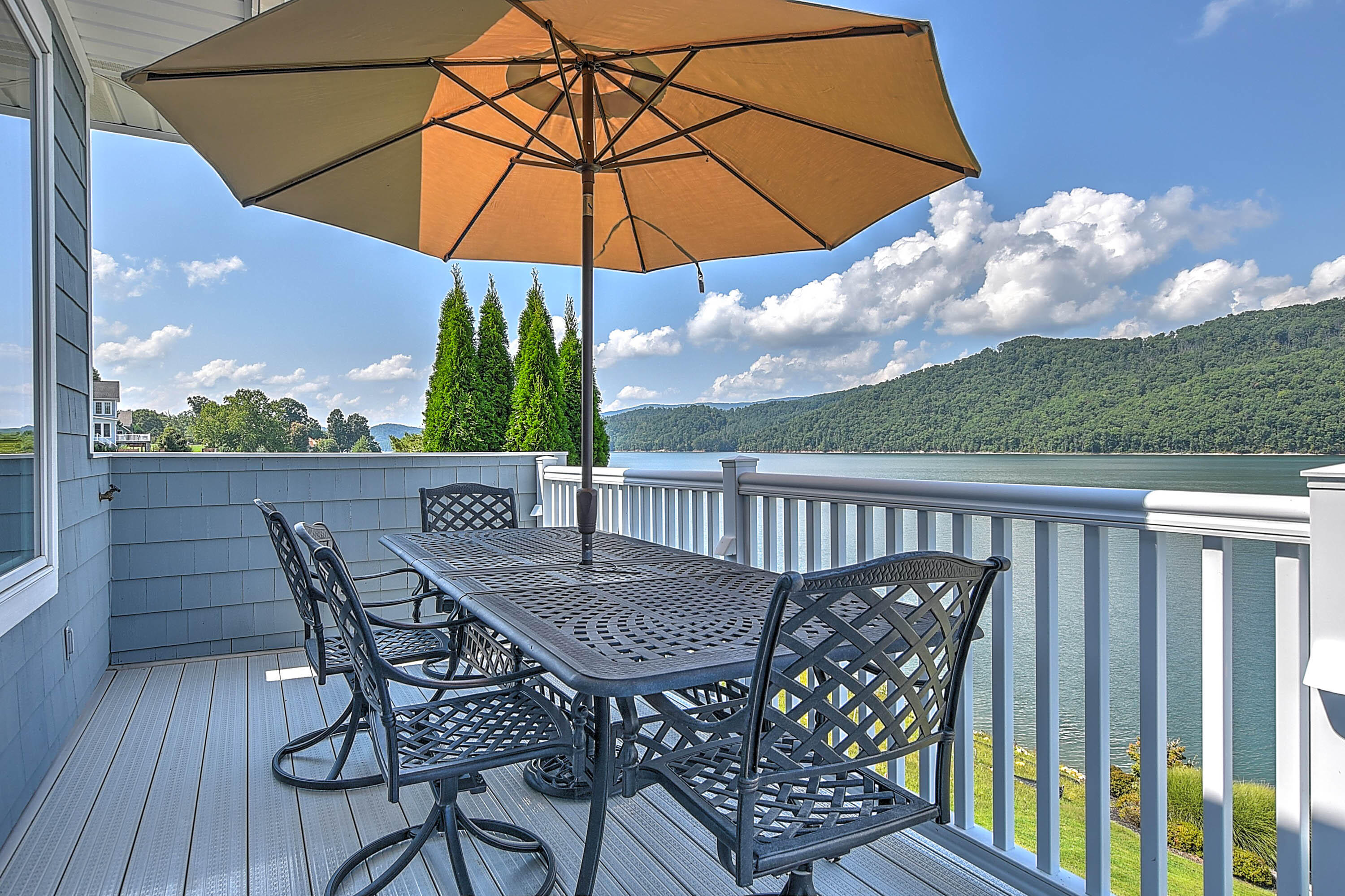 576 Harbor Point Road Butler, TN 37640 - Photo 39 of 51 OTHER SIDE OF DECK