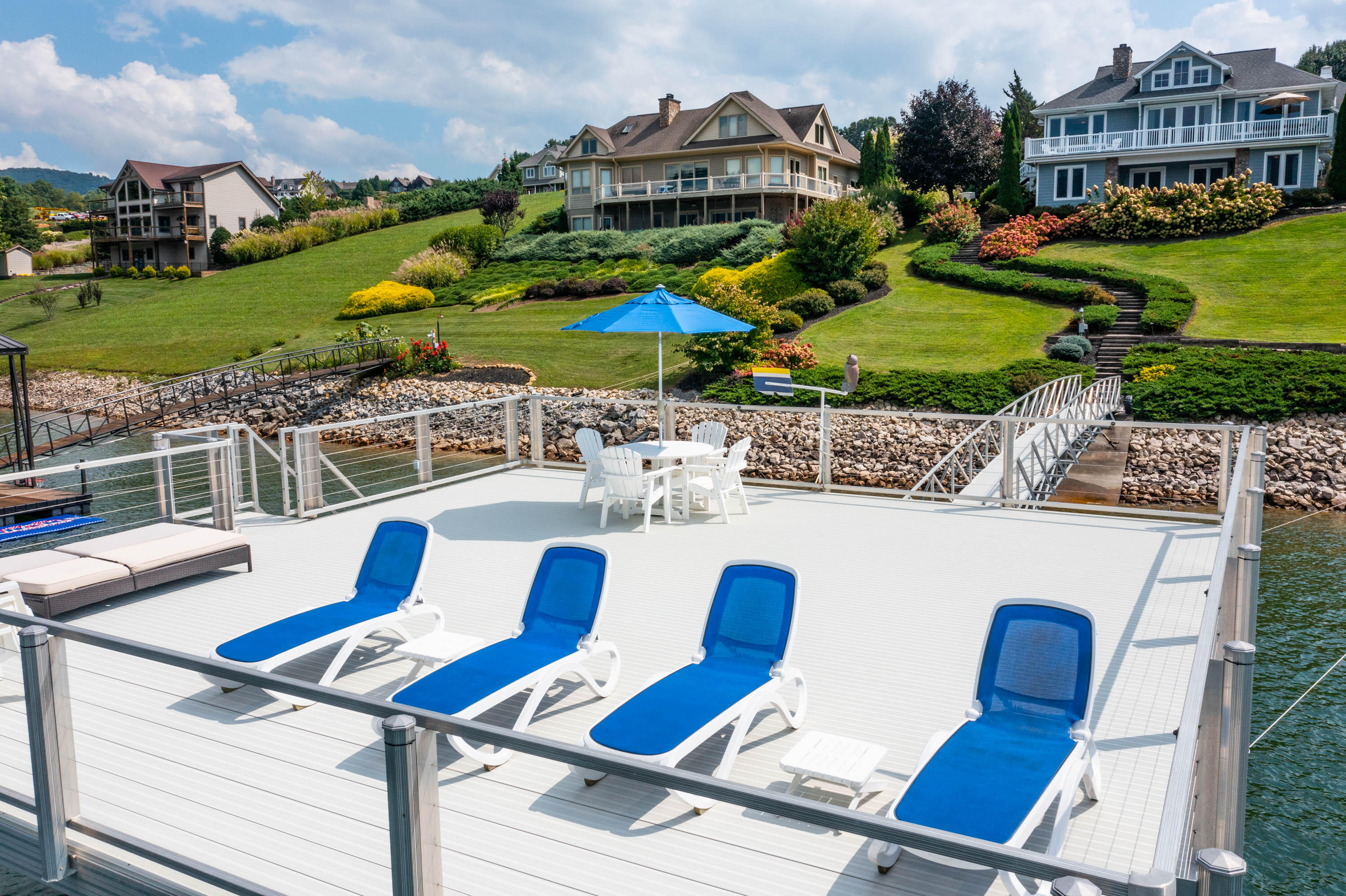 576 Harbor Point Road Butler, TN 37640 - Photo 44 of 51 SUNDECK 1000 SQ. FT.!