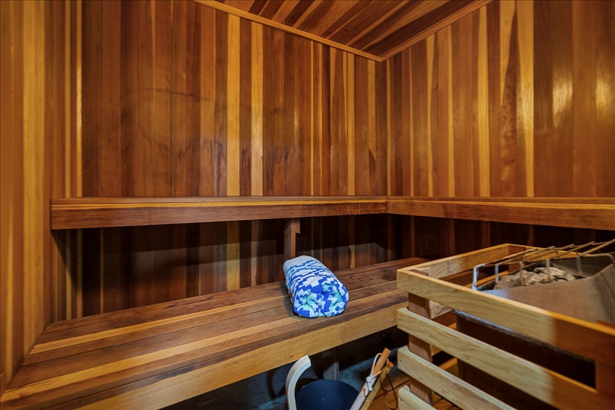 30 South Wulff Street Cary, IL 60013 - Photo 20 of 39 a kitchen view with table and a stove