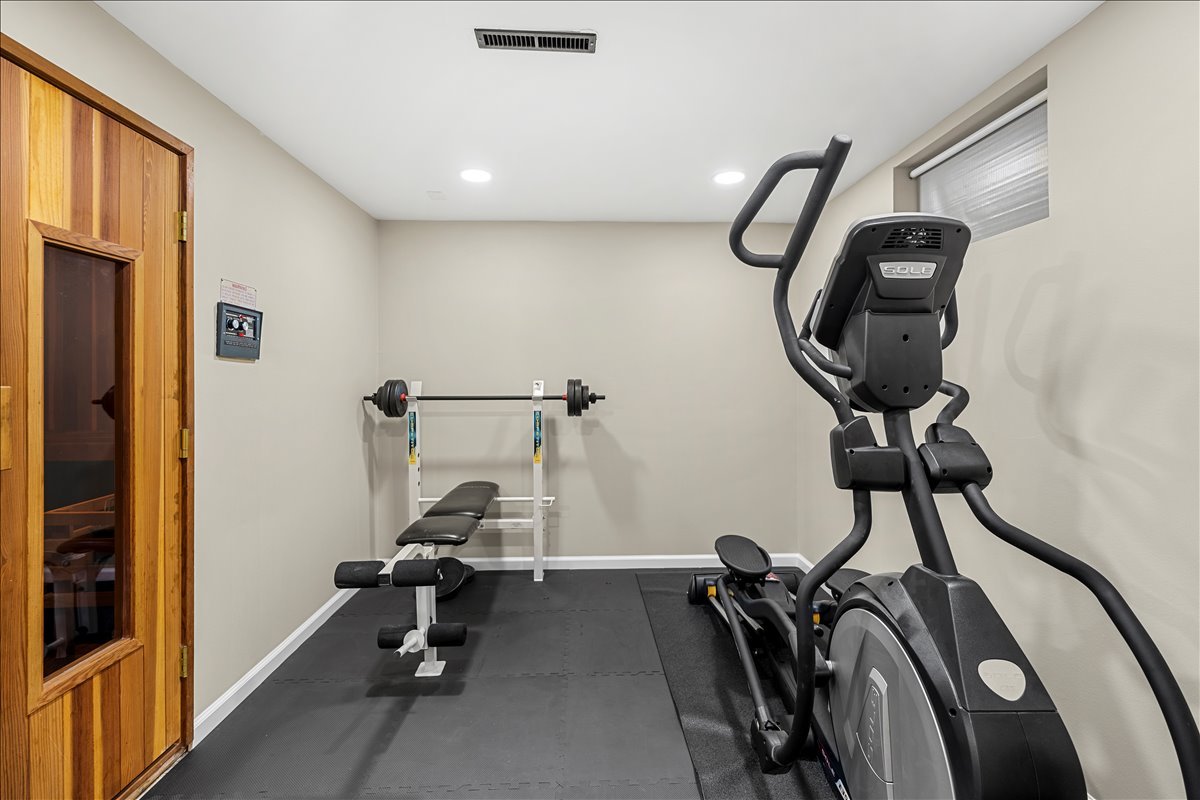30 South Wulff Street Cary, IL 60013 - Photo 21 of 39 a view of a room with gym equipment