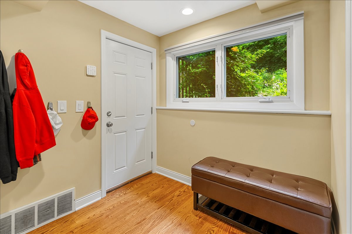 30 South Wulff Street Cary, IL 60013 - Photo 26 of 39 a room with a bed and a window