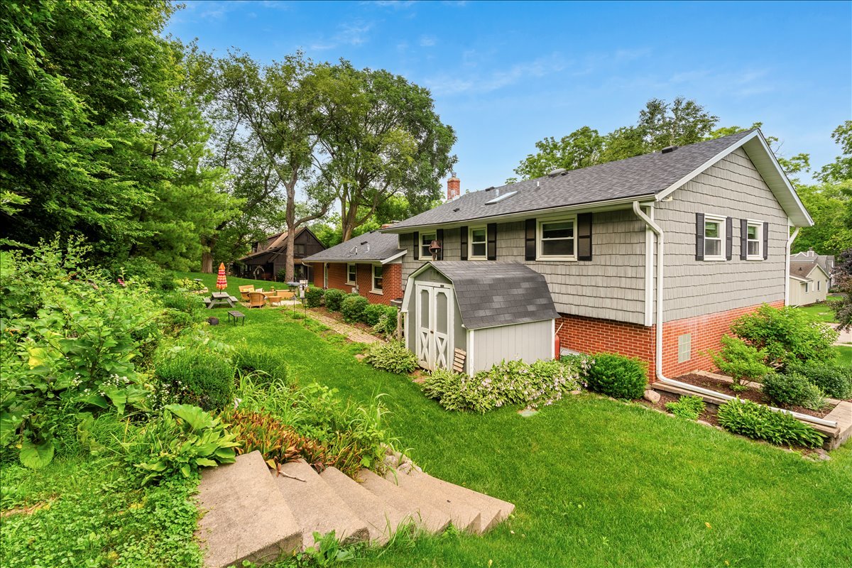 30 South Wulff Street Cary, IL 60013 - Photo 29 of 39 a front view of a house with a yard