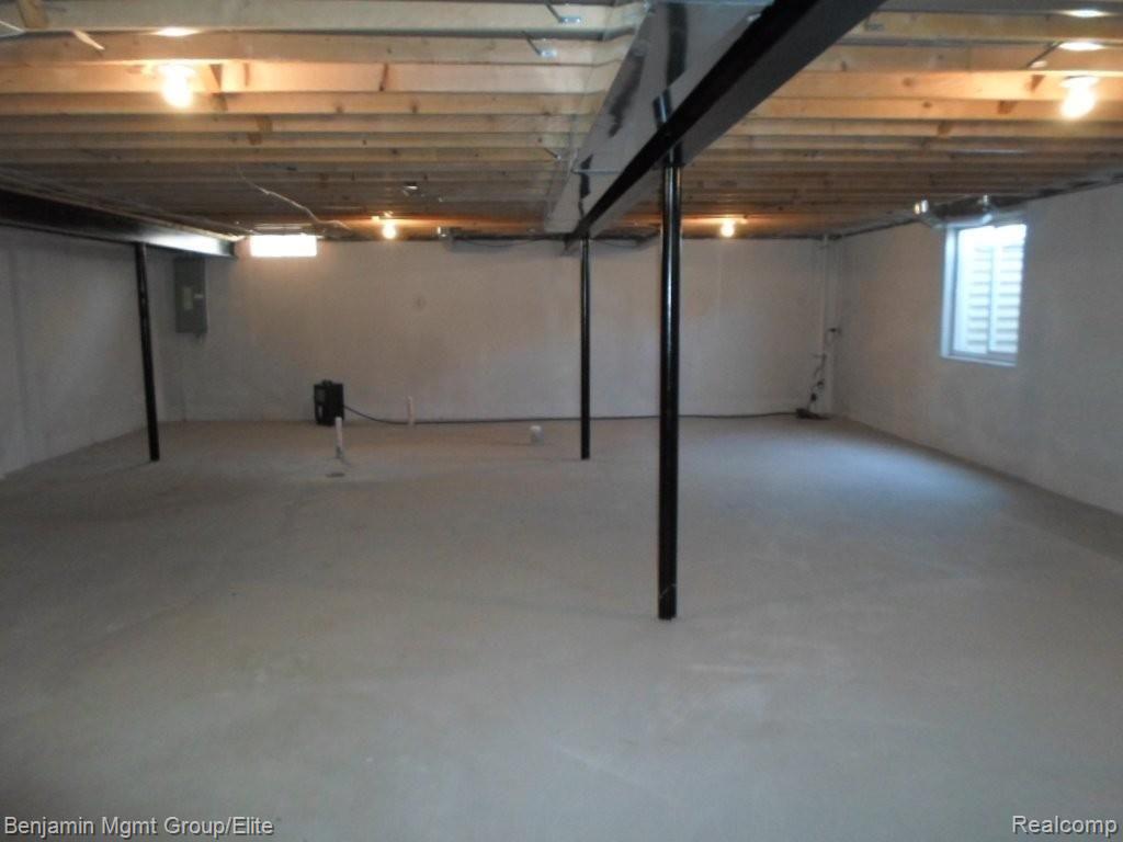 2150 Lagoon Drive Rochester, MI 48309 - Photo 11 of 11 BASEMENT