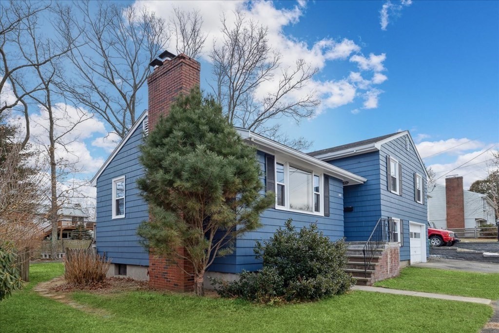 114 Grant Road Lynn, MA 01904 - Photo 2 of 39 Gallery Image 2