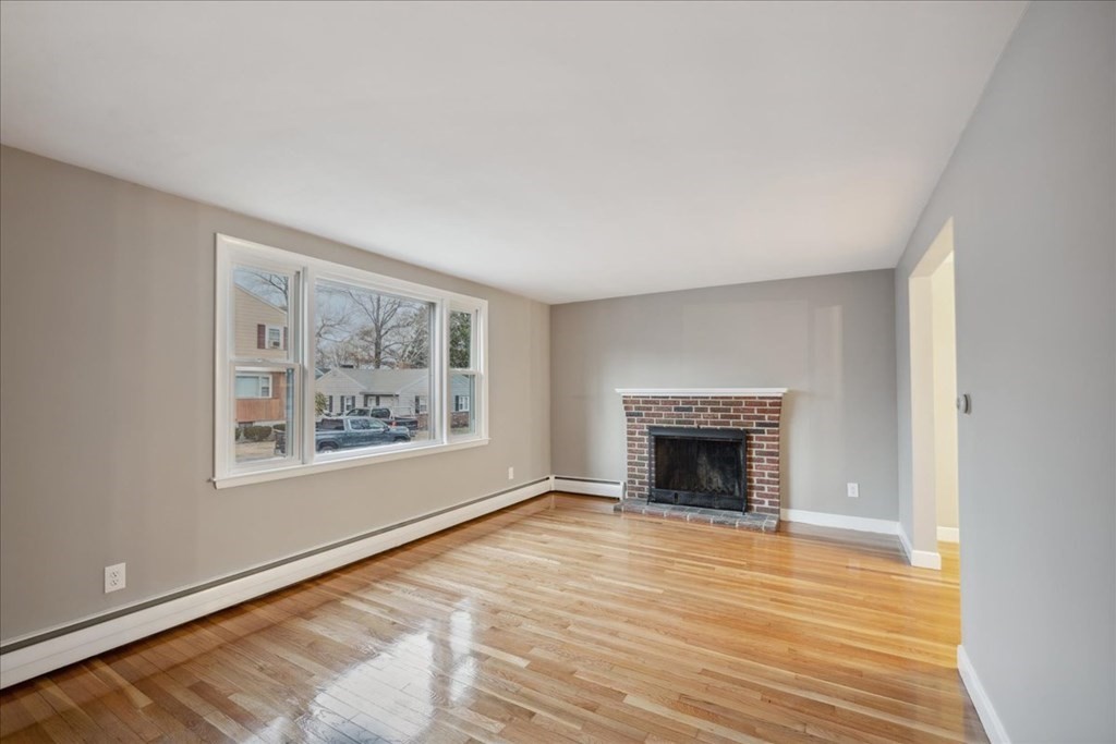 114 Grant Road Lynn, MA 01904 - Photo 5 of 39 Gallery Image 5