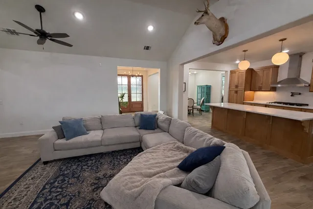 $950,000 | 1680 County Road 302, Rockdale, TX 76567