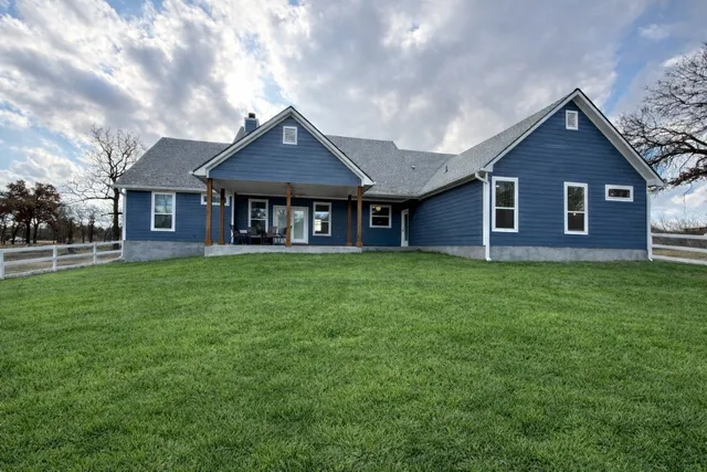 $950,000 | 1680 County Road 302, Rockdale, TX 76567