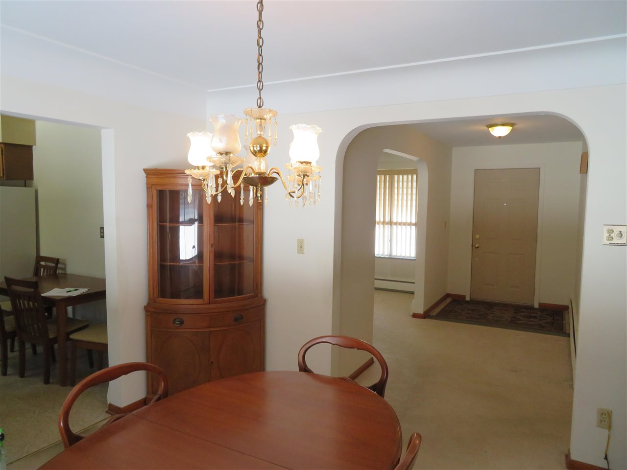 1148 North Genesee Road Burton, MI 48509 - Photo 9 of 32 50065159-8.JPG